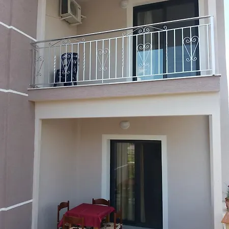 Apartments Villa Dovinefa Ksamil Exteriör bild