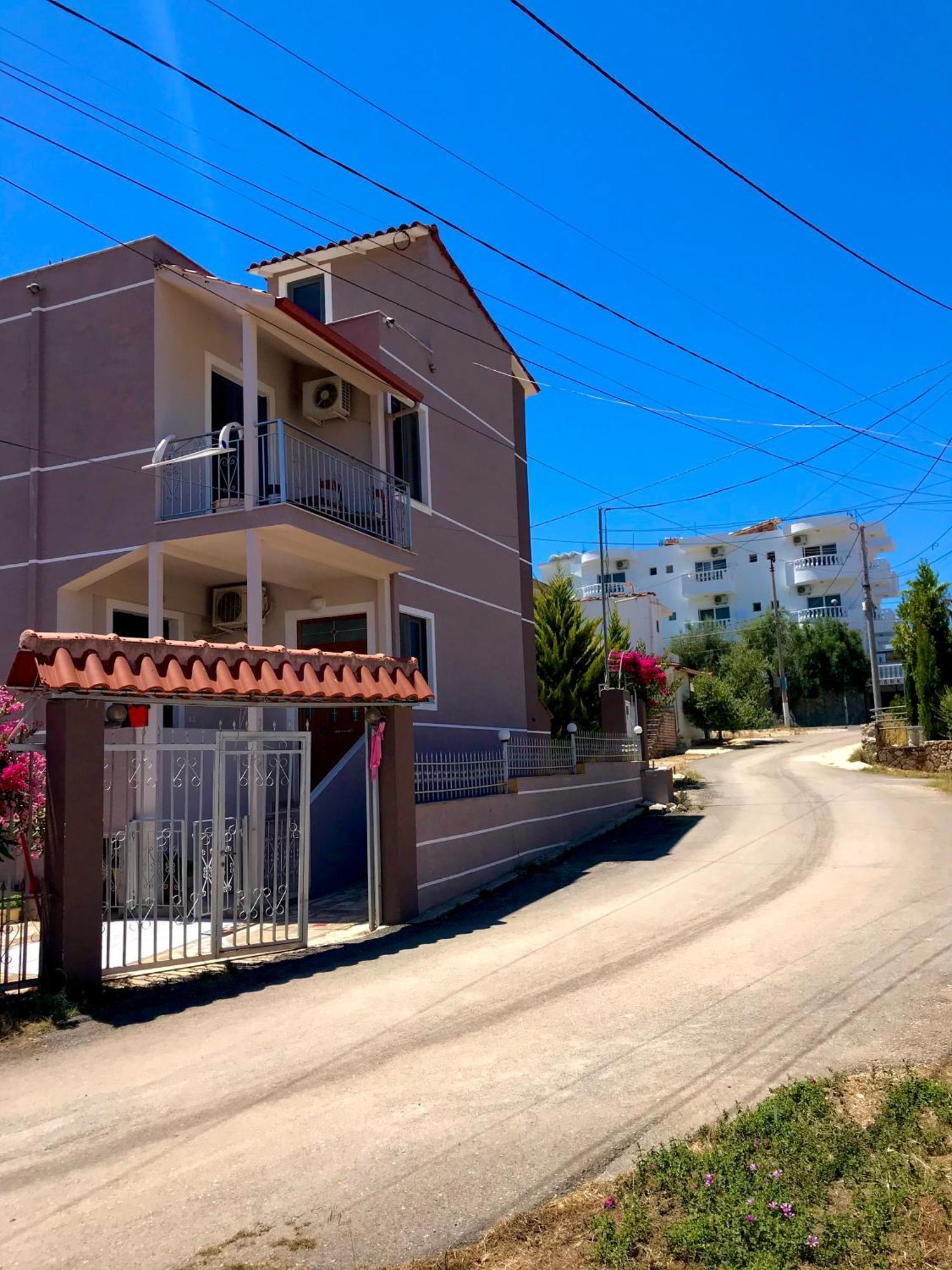 Dovinefa Apartment